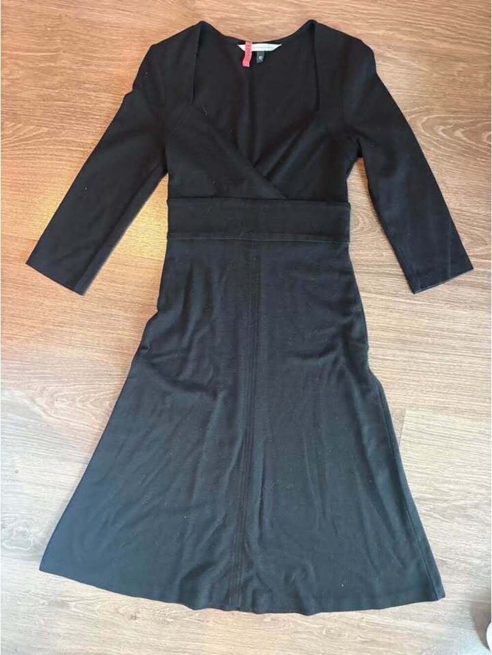 Diane Von Furstenberg black dress women’s size 10